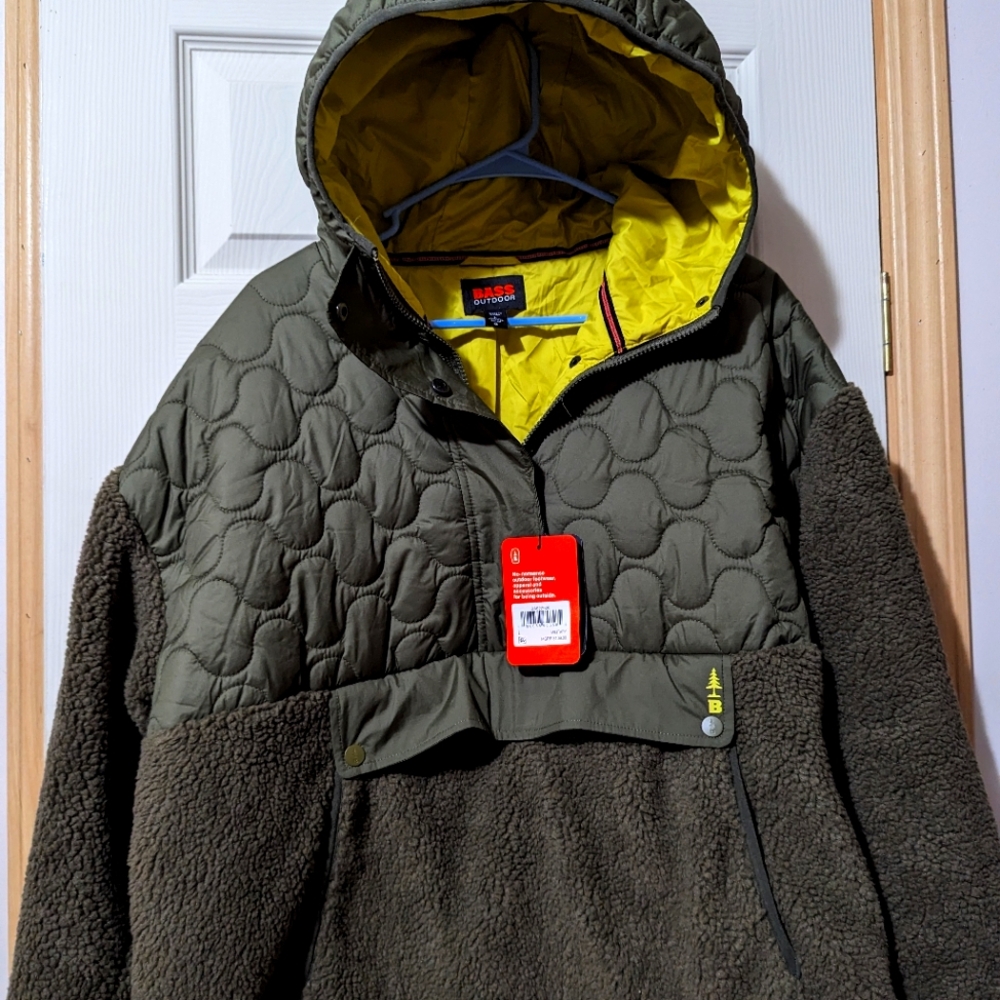 NWT Bass Outdoors military green size Large